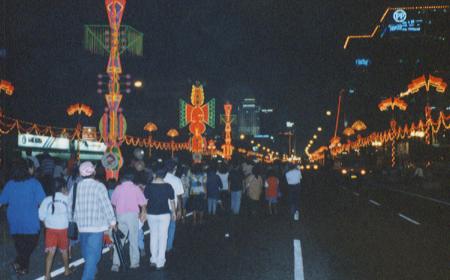 ���̓��΂���̓^�������ʂ�����s�ғV���B