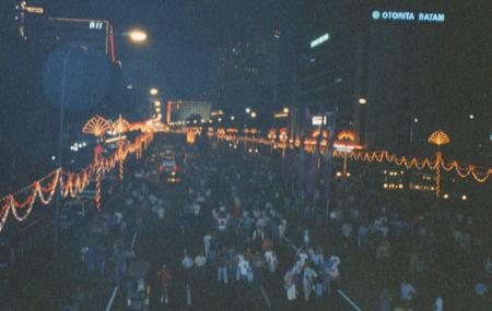 �������̏ォ��l���݂��Ƃ炦�Ă݂܂����B