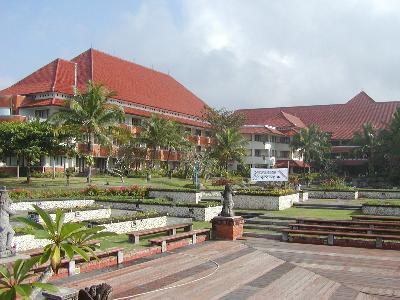 �o�����̓�[�ɂ���A�o���N���t�z�e���ł��B