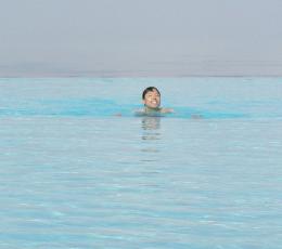 �z�e���̃v�[���ɂ�