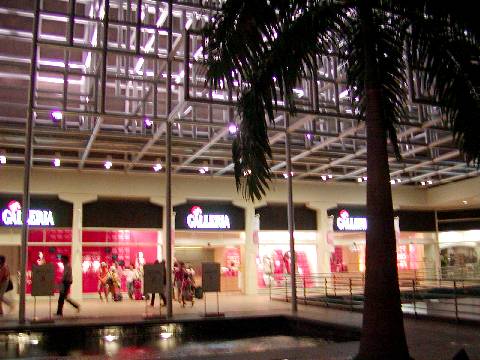 �f���[�e�B�[�t���[�̃M�F�����A