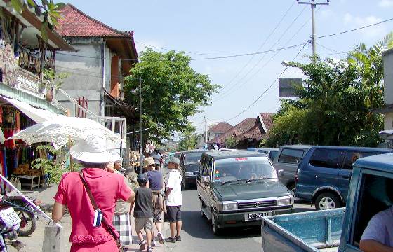 Pura Taman Ayun�̏o�����t��