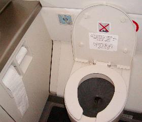 ��s�@�̒��̃g�C��