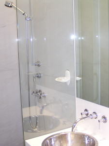 Shower room in the lounge