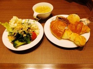 サラダバー＆焼きたてパン