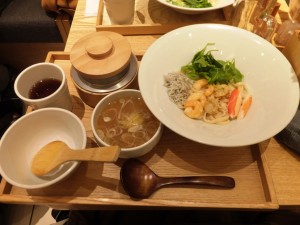 魚介出汁つけうどん