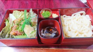 海鮮ユッケセット｜つきじ海賓 下平間店